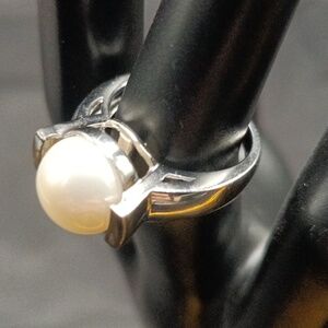 14K and 925 Sterling Silver Pearl Ring